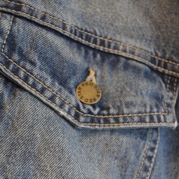 Red Star Cropped Raw Hem Medium Wash Denim Jean Jacket NWtT - Picture 5 of 10